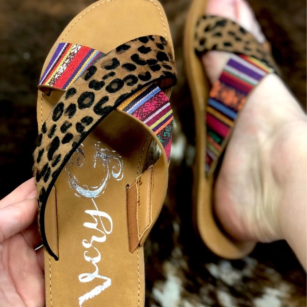 SEASIDE PRINTS TAN LEOPARD VERY G